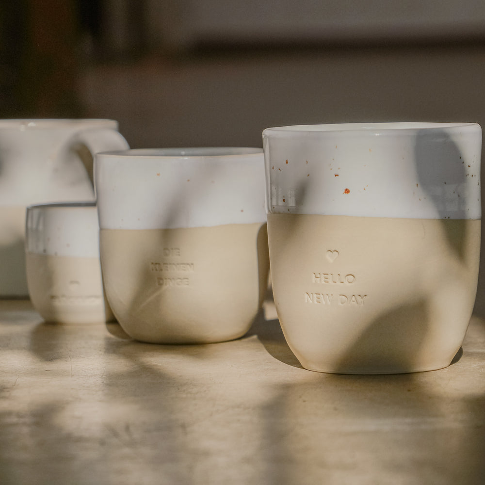 Becher Hello New Day (VE = 4 Stück)