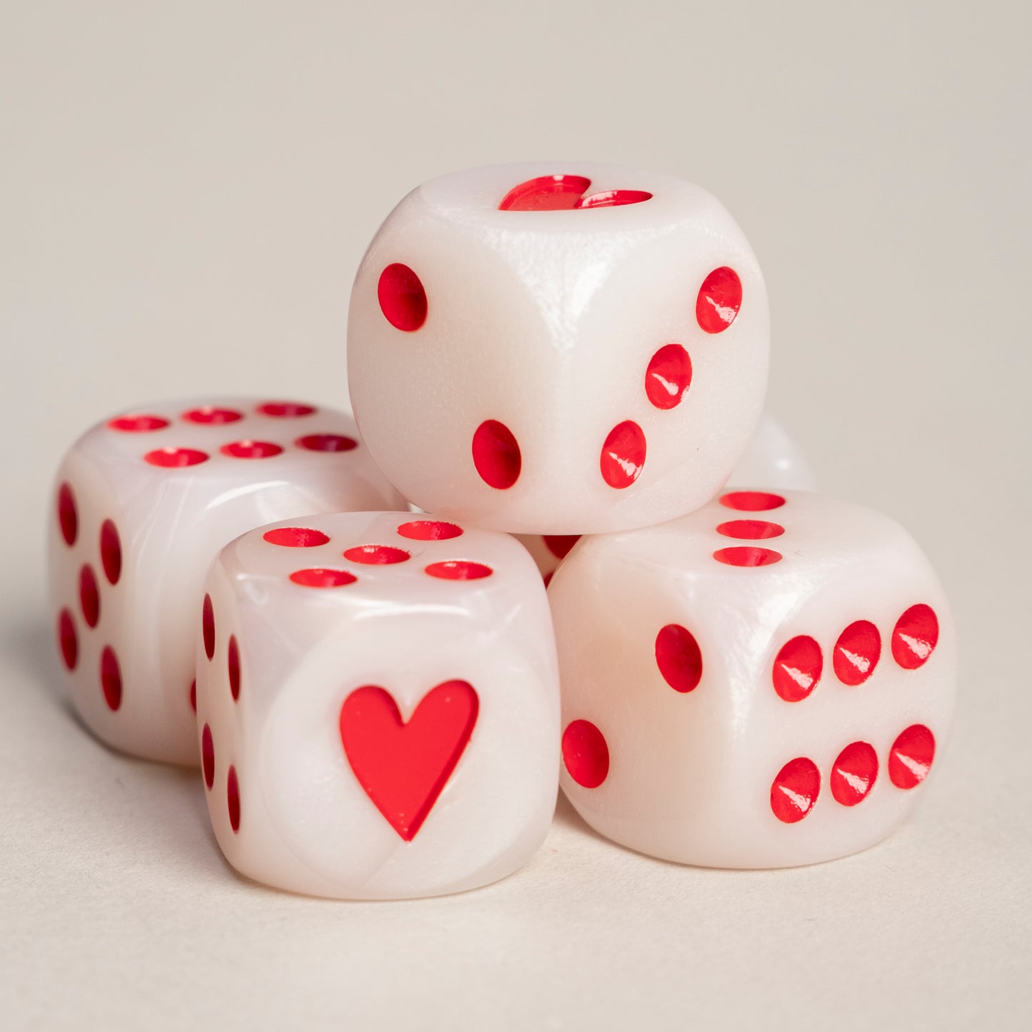 Würfelset Perlmutt Rot (VE = 8 Sets)