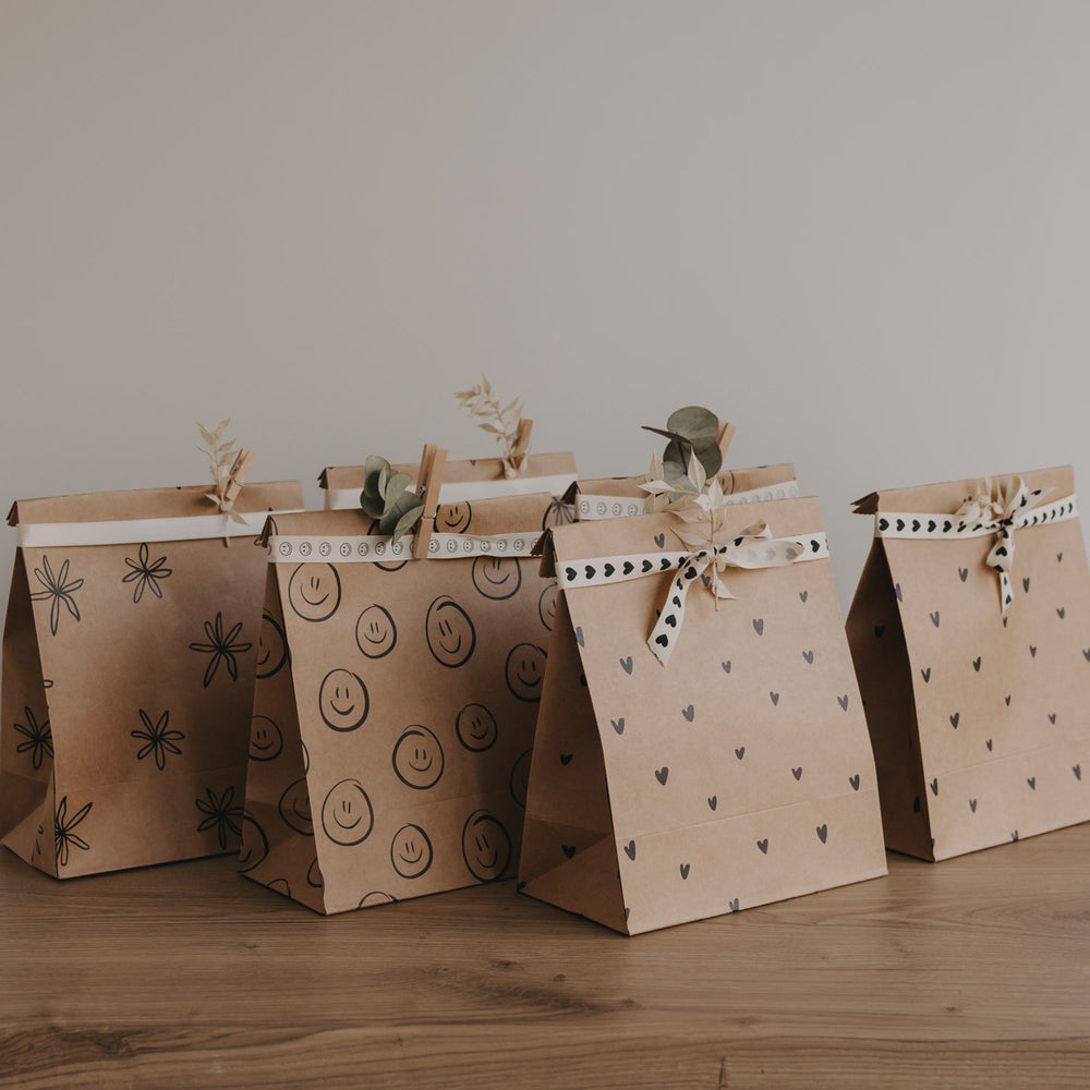 Papiertüten Illustrationen schwarz M im 6er Set (VE = 5 Sets)