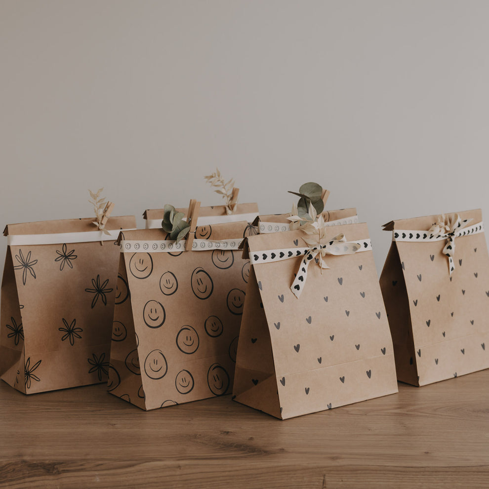 Papiertüten Illustrationen schwarz M im 6er Set (VE = 5 Sets)