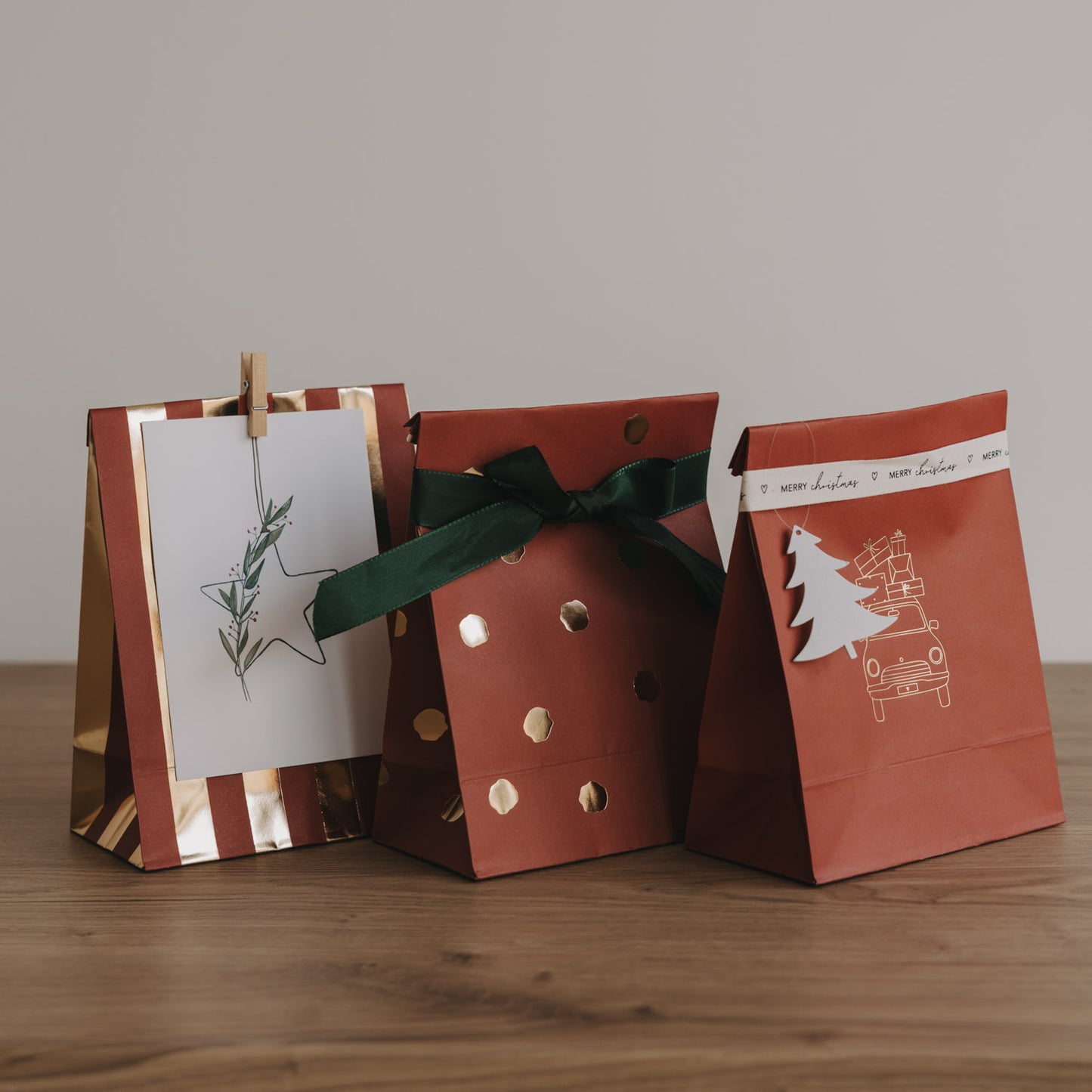 Papiertüten Weihnachten S im 6er Set (VE = 5 Sets)