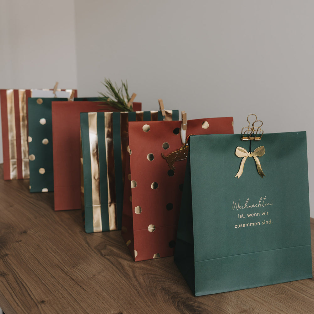 Papiertüten Weihnachten M im 6er Set (VE = 5 Sets)