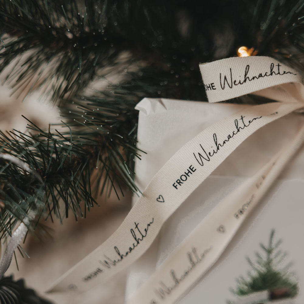 Geschenkband 5m Frohe Weihnachten (VE = 8 Stk.)