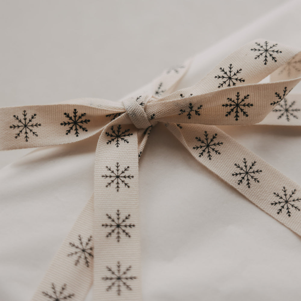 Geschenkband 5m Schneeflocke (VE = 8 Stk.)
