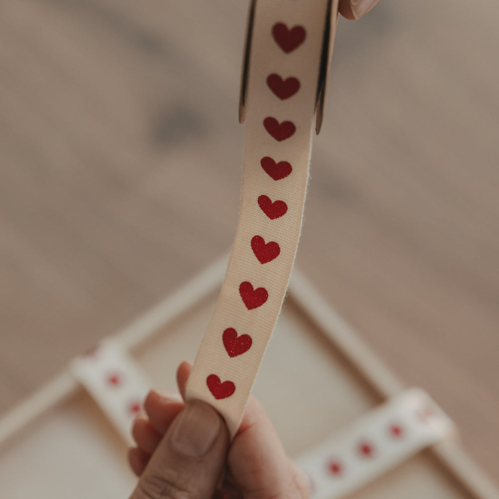 Geschenkband 5m Herzen rot (VE = 8 Stk.)