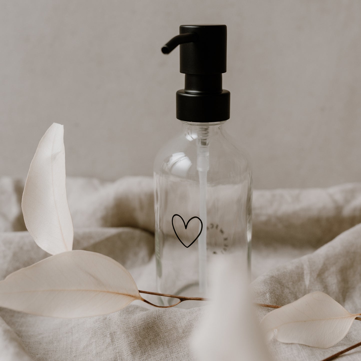 Soap Dispenser heart transparent 250ml (PU = 6 pieces)