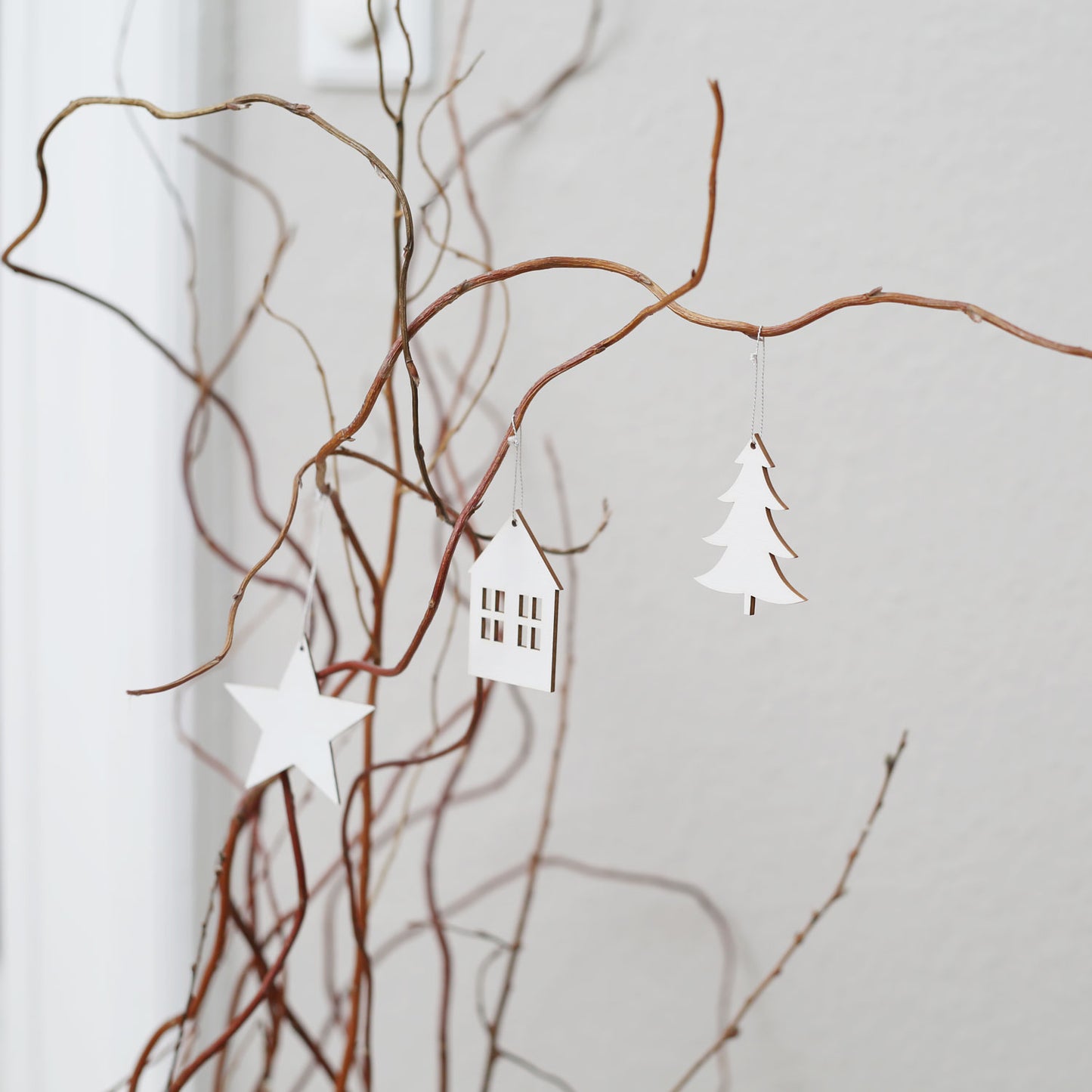 Wooden Pendant Fir white in a Set of 8 (VE= 8 pieces)