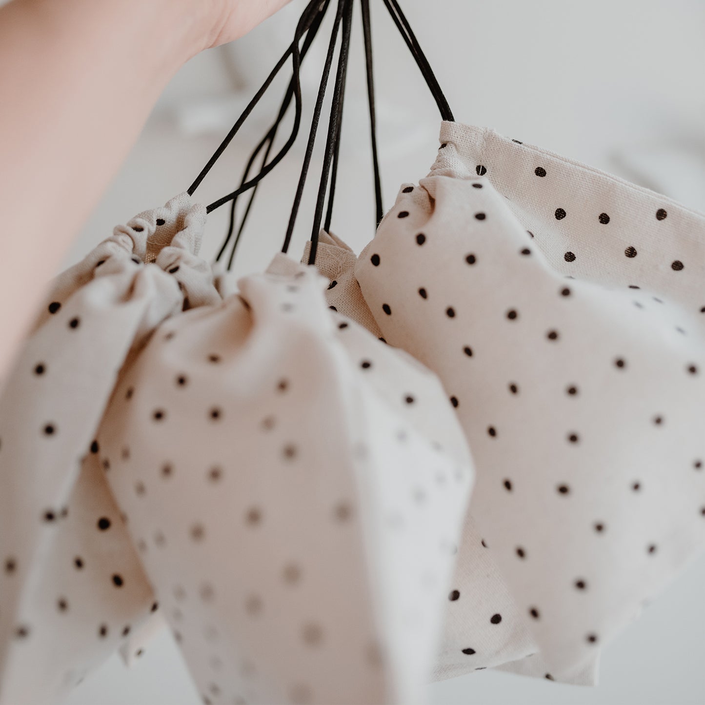 Gift bag set of 6 dots - small (VE= 4 sets)