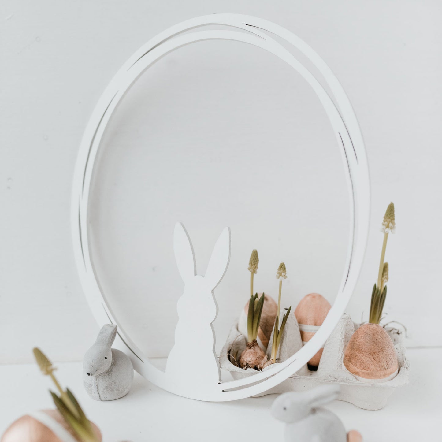 Wooden Wreath Rabbit white 27x32cm (PU = 8 pieces)