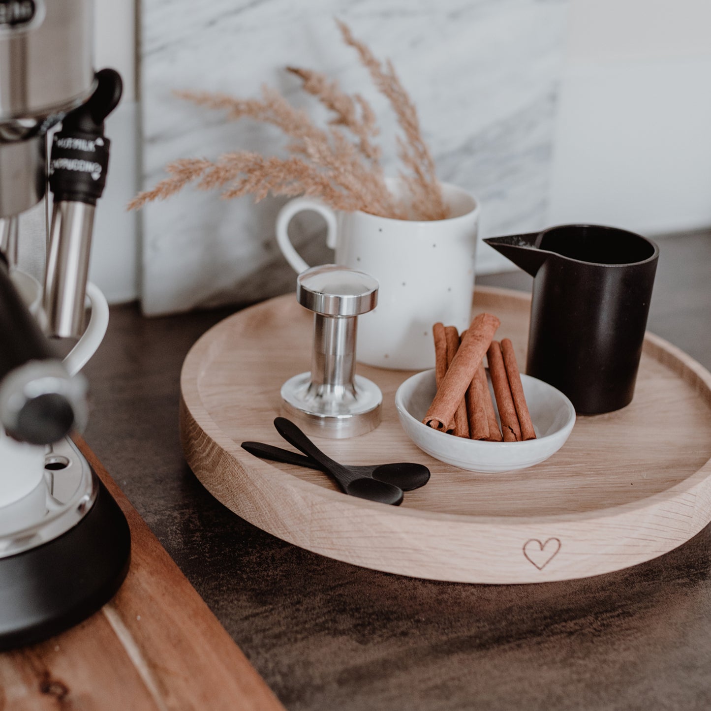 Oak Turning Plate heart 28cm (PU = 3 pieces)