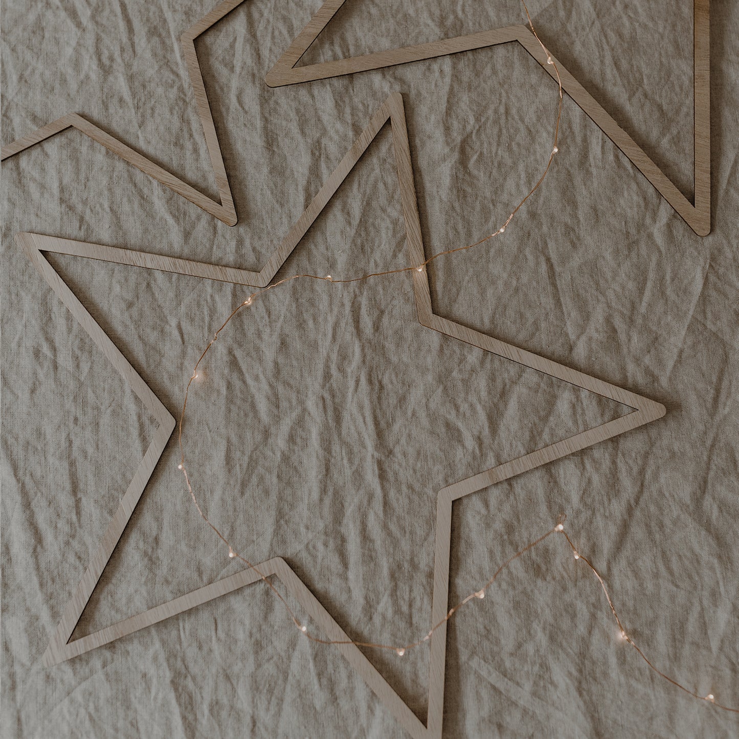 Couronne en bois Étoile Naturelle en lot de 3 (UE= 8 Pièces)