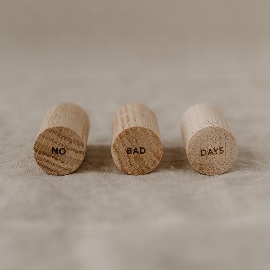 Crochets muraux No Bad Days en lot de 3 (UE = 6 Ensembles)
