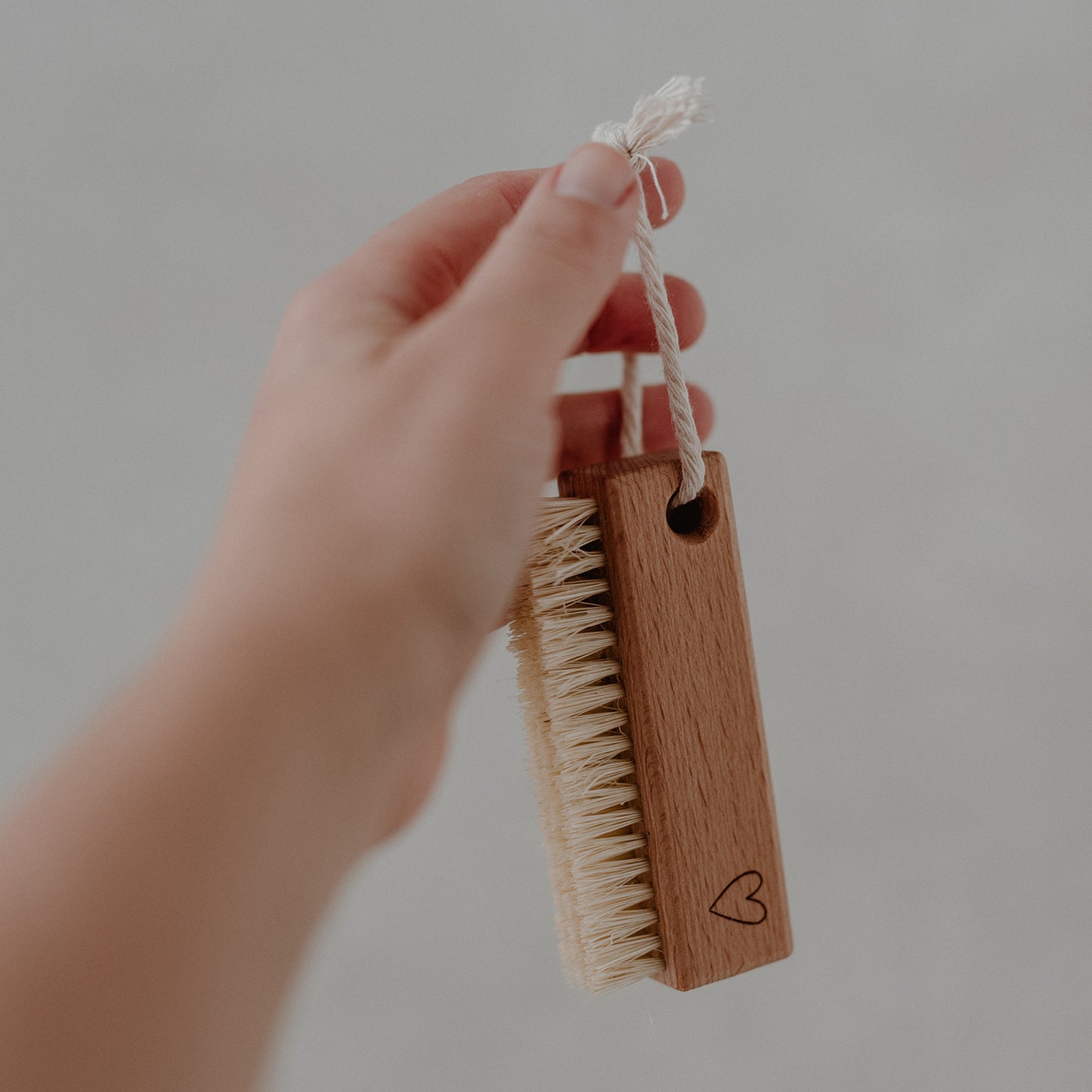 Brosse à ongles coeur (UE = 12 Pièces)