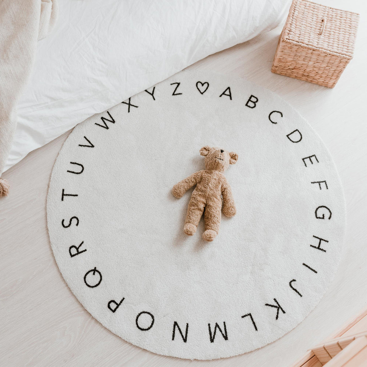Waschbarer Kinderteppich ABC