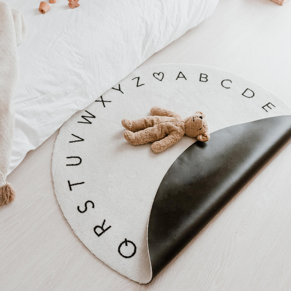 Waschbarer Kinderteppich ABC