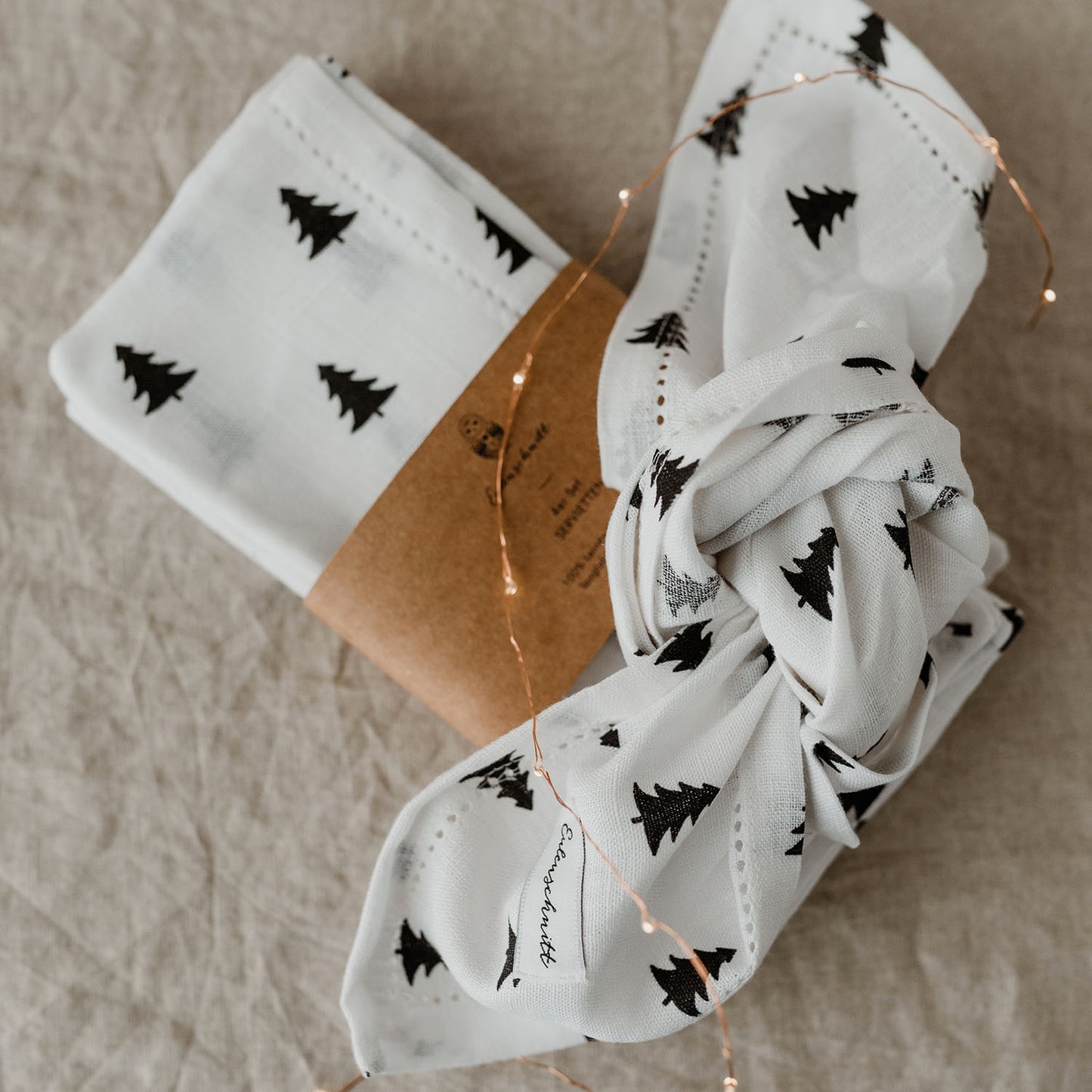 Napkins firs in a set of 4 (PU = 5 pieces)