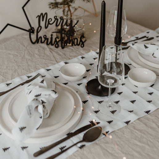 Linen table runner firs 140 x 40 cm (PU = 4 pieces)