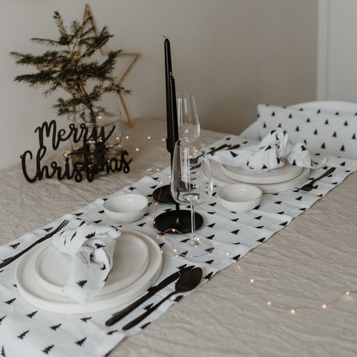 Linen table runner firs 140 x 40 cm (PU = 4 pieces)