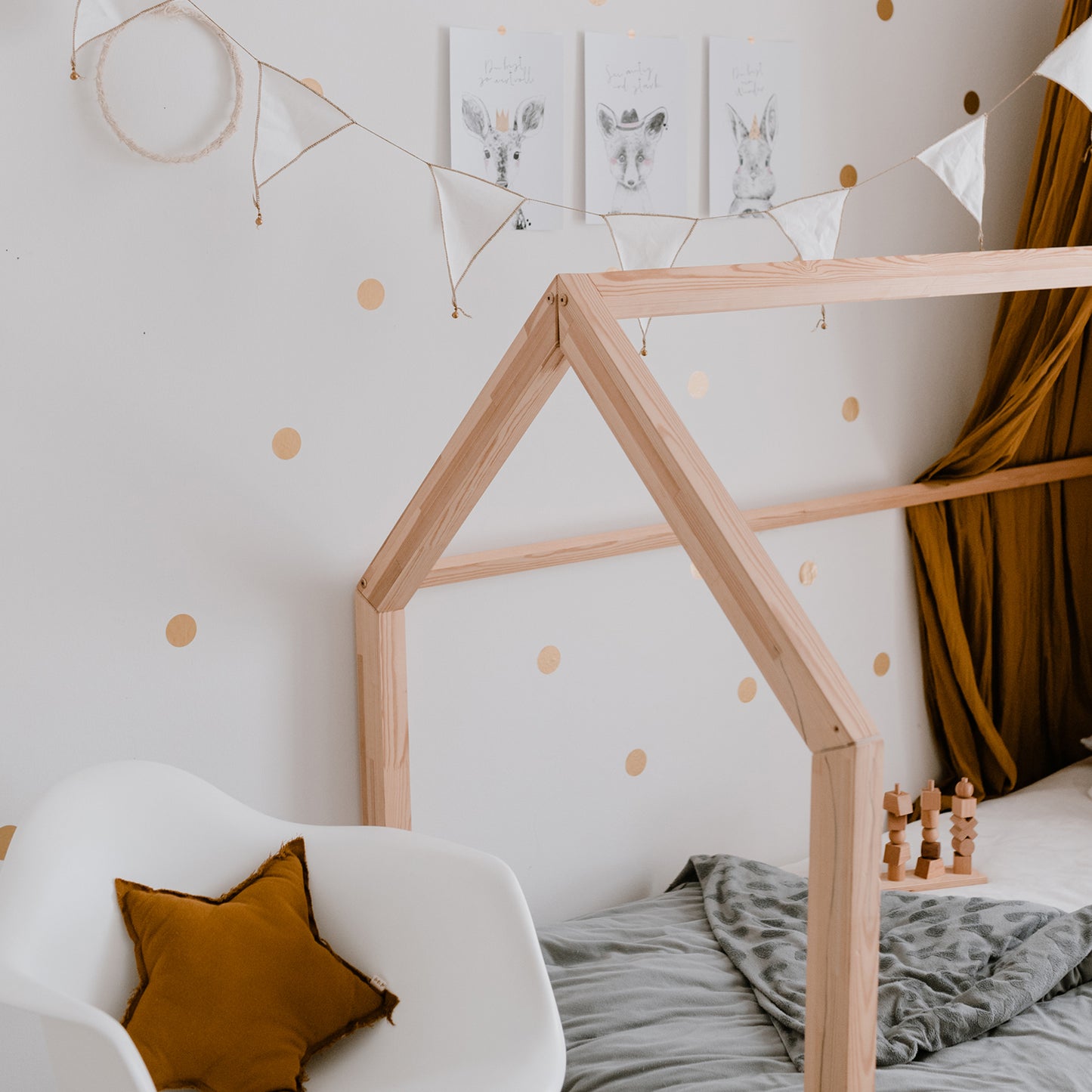 Wall stickers dots gold in a set of 48 (PU = 6 pieces)